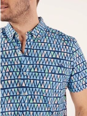 Chubbies | The Triangu-later Button Down Shirt | Friday Shirt | Size Large